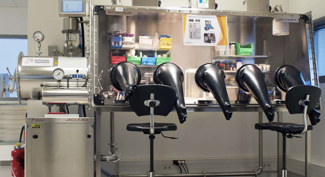 Boîtes à gants dans le domaine des laboratoires et la recherche