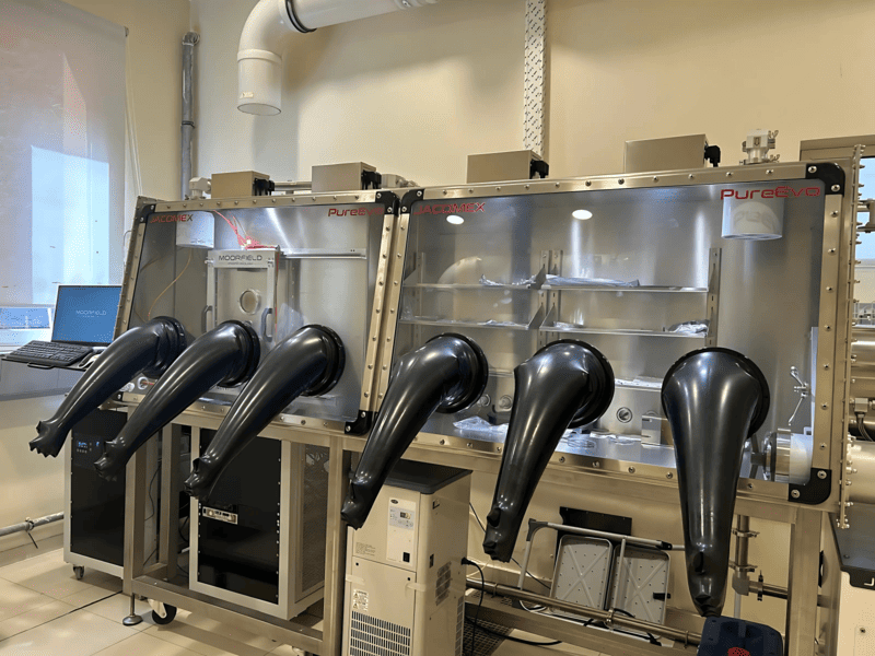 Boite à gants batterie avec PVD intégré